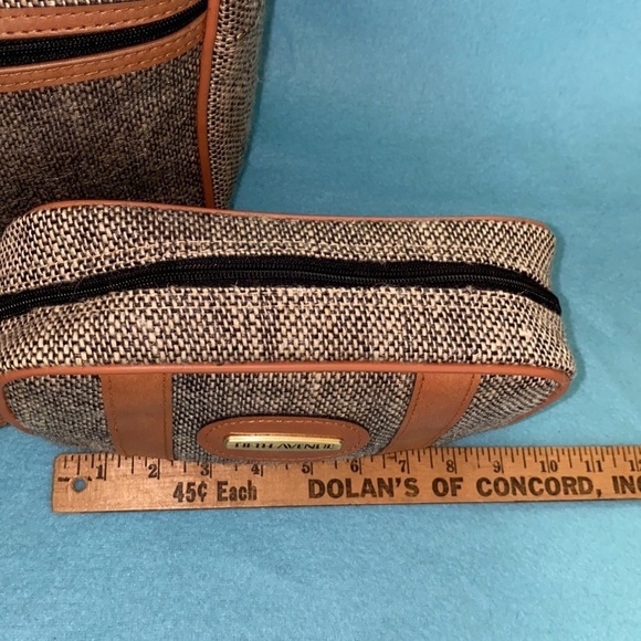 SAKS FIFTH AVENUE Travel bag and toiletry case tweedy texture lined inside both - Picture 10 of 13
